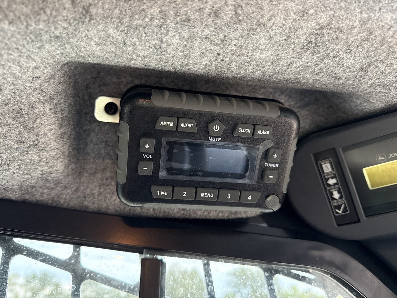 2024 John Deere 325G Image 18