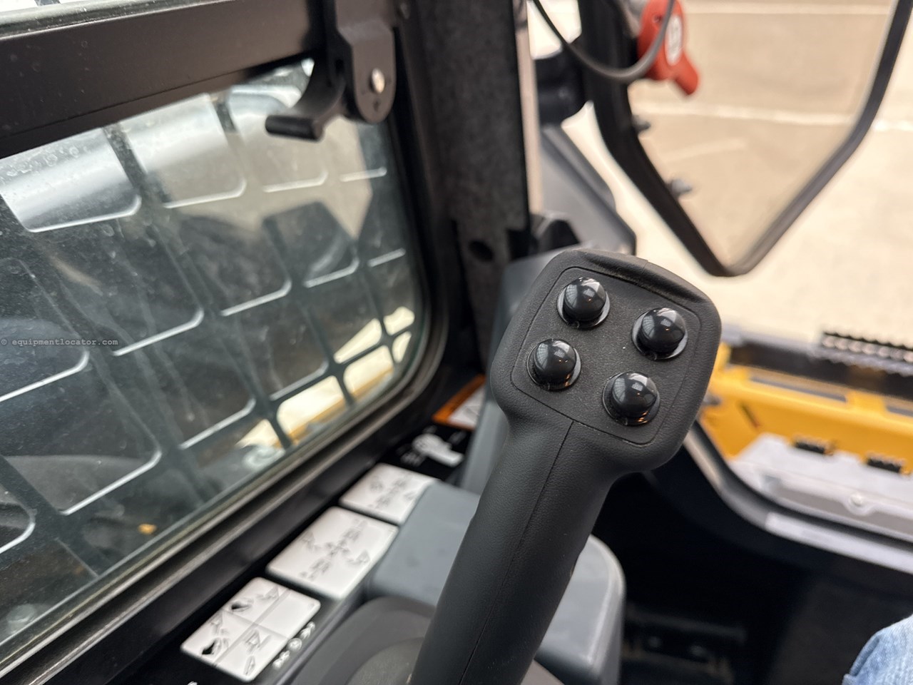 2024 John Deere 325G Image 21