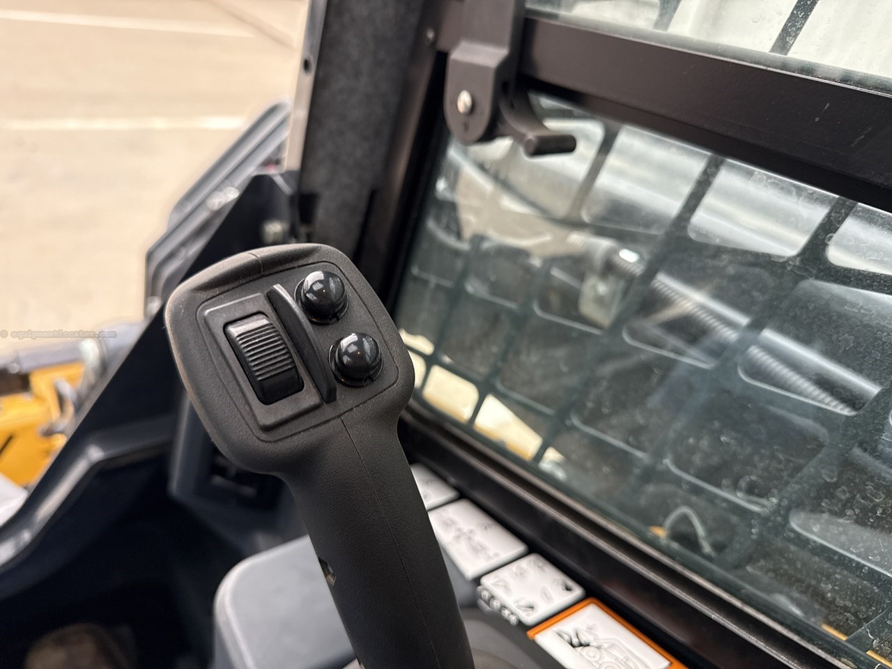 2024 John Deere 325G Image 22