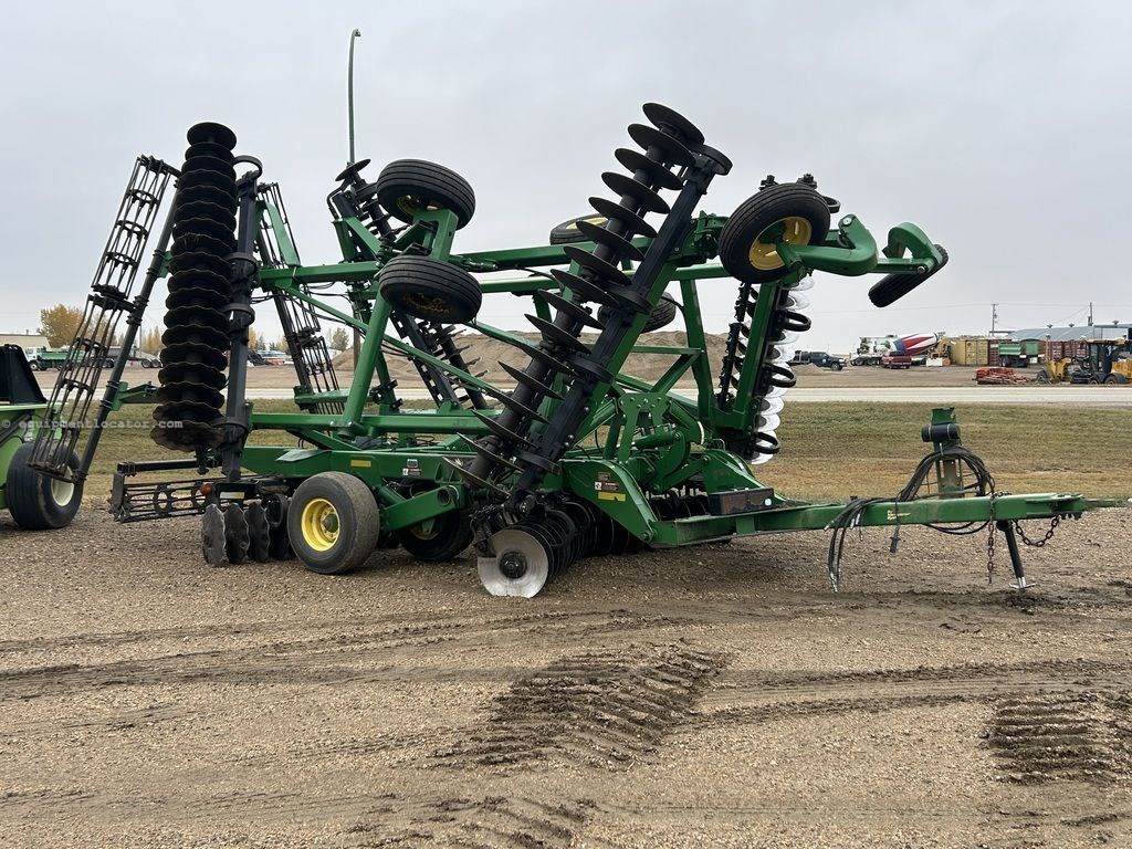 2013 John Deere 2623VT Vertical Tillage Image 2