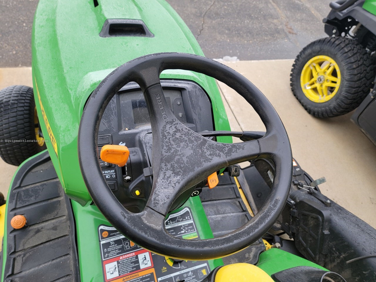 2020 John Deere X734 Image 10