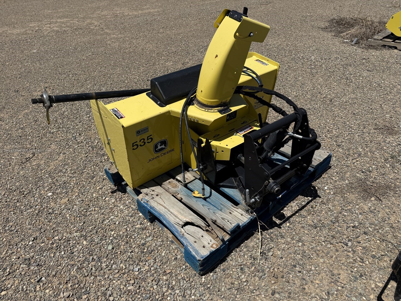 2019 John Deere X750 Image 10