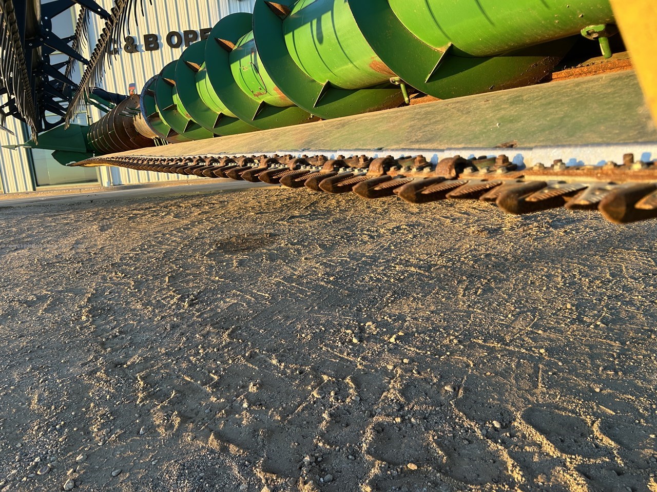 2010 John Deere 635F Image 10