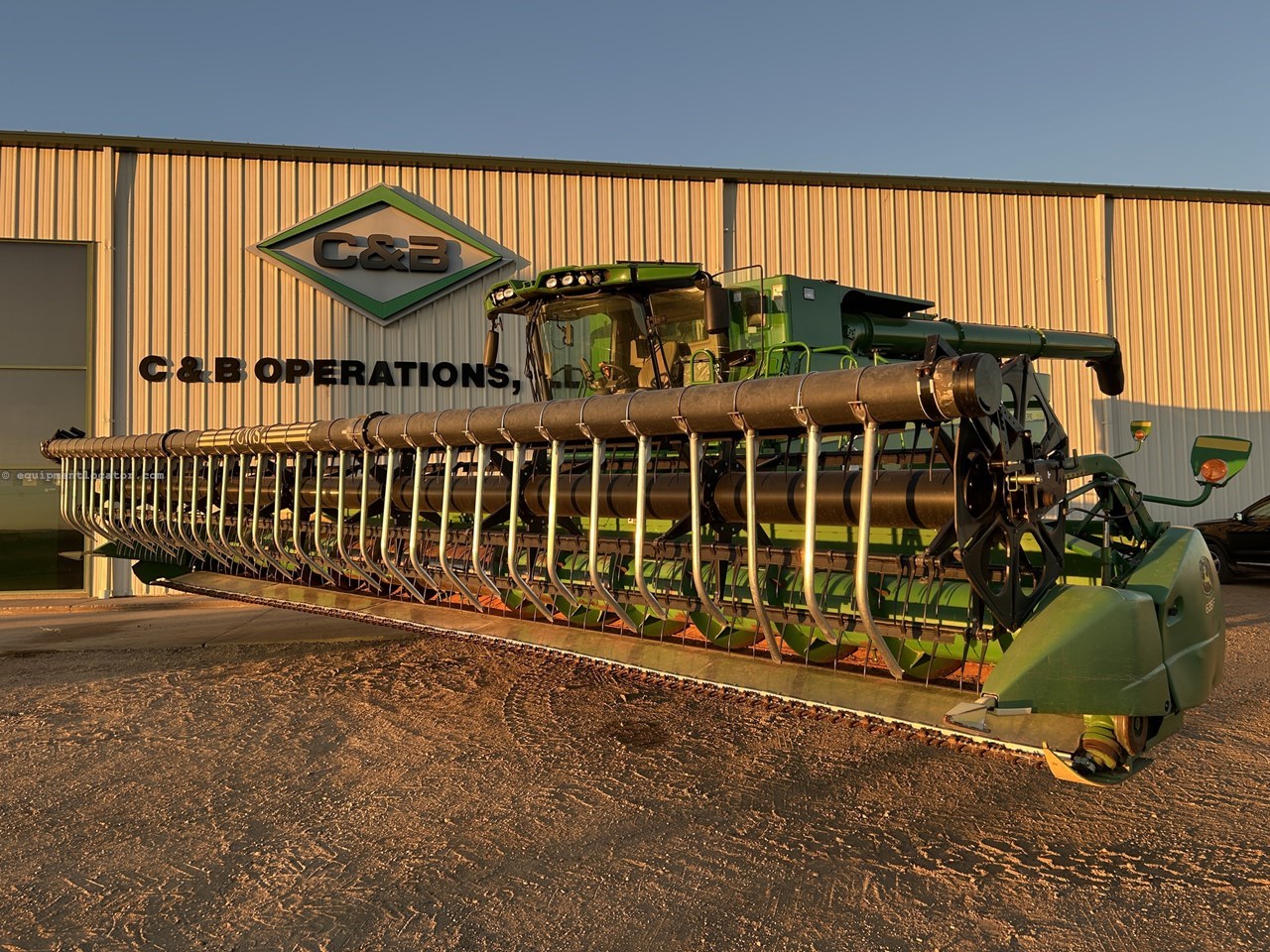 2010 John Deere 635F Image 33