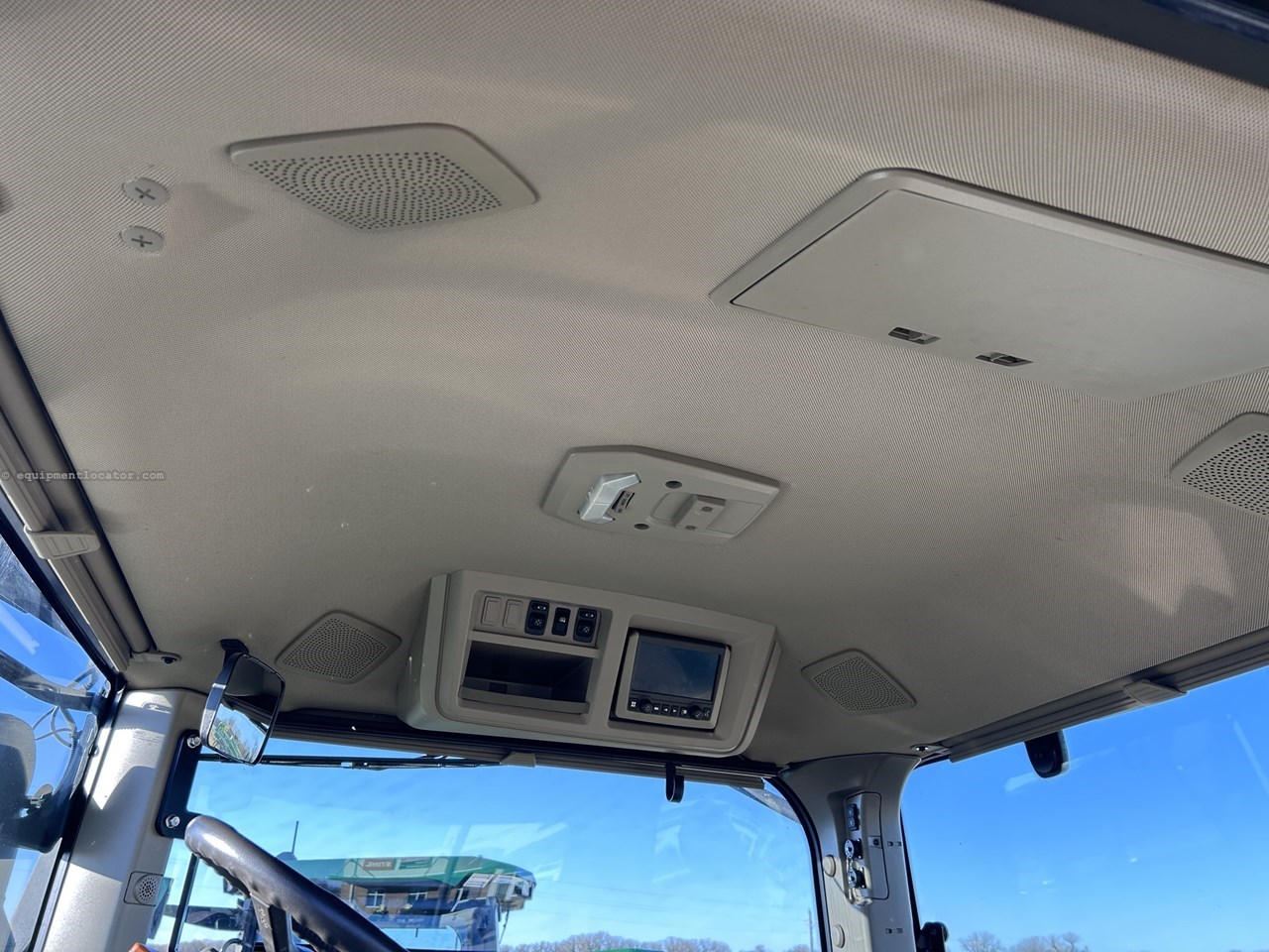 2023 John Deere 7R 230 Image 24