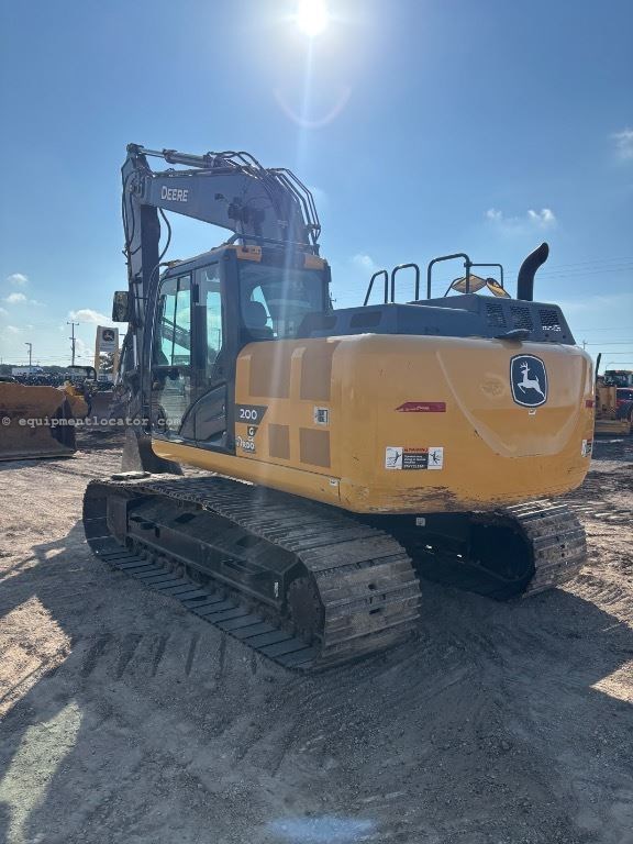 2023 John Deere 200G Image 4