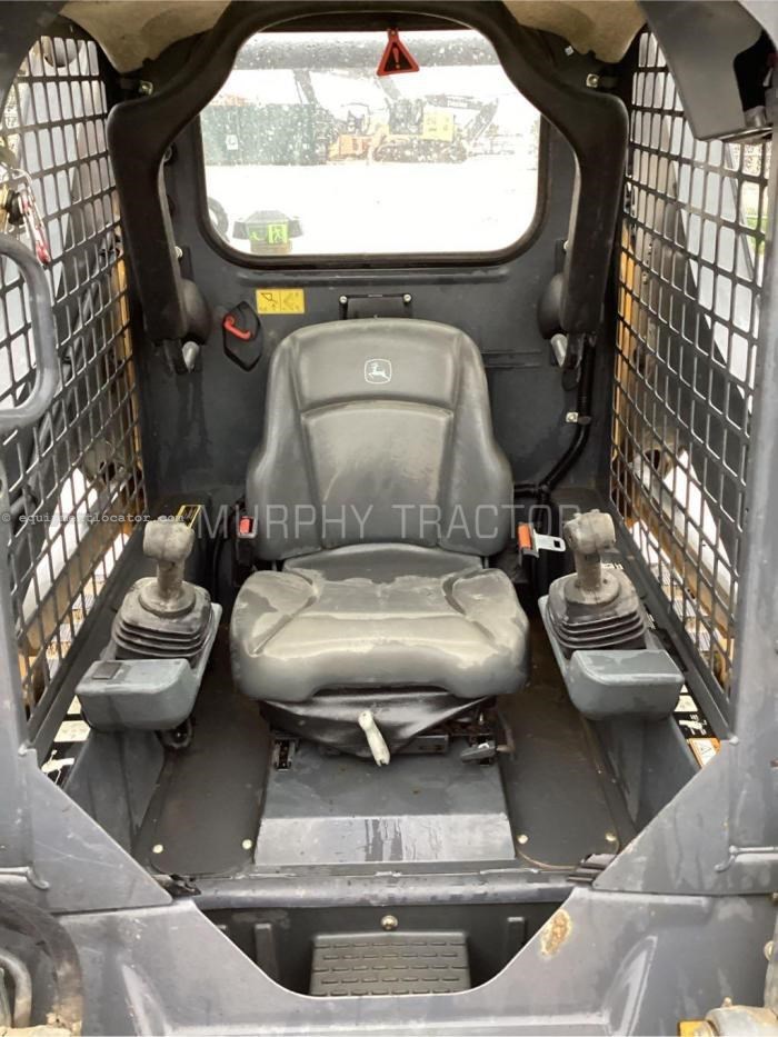 2021 John Deere 317G Image 10