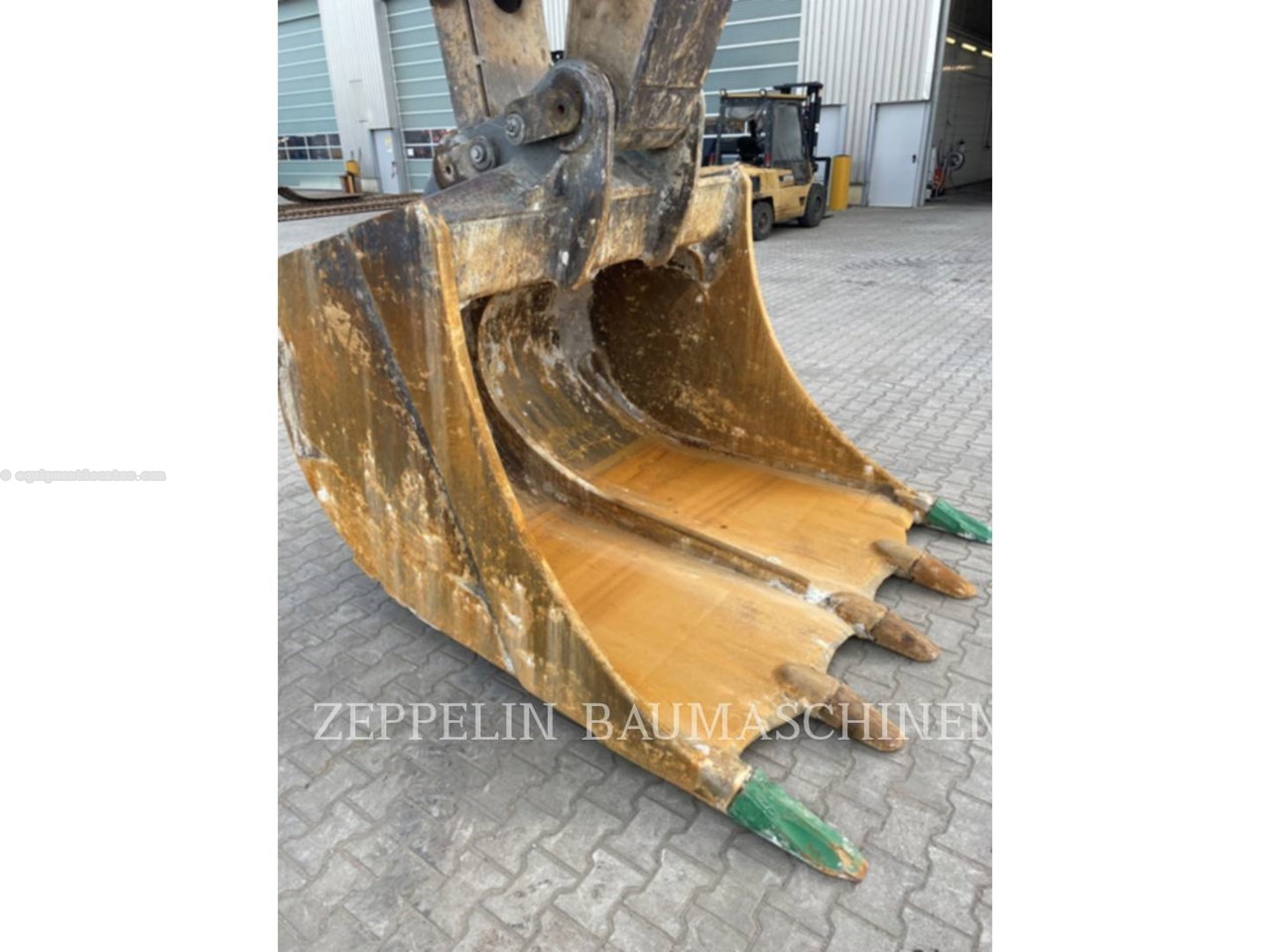 2019 Caterpillar 352FL Image 10