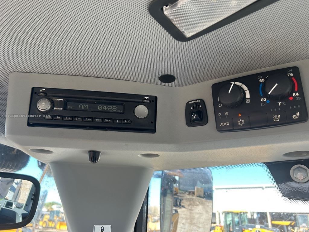 2021 John Deere 544P Image 46