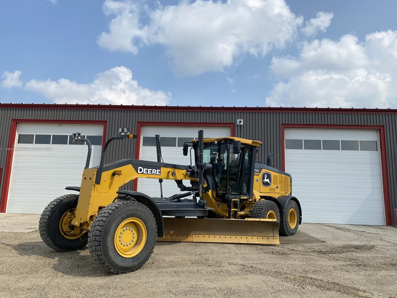 2023 John Deere 872GP Image 2