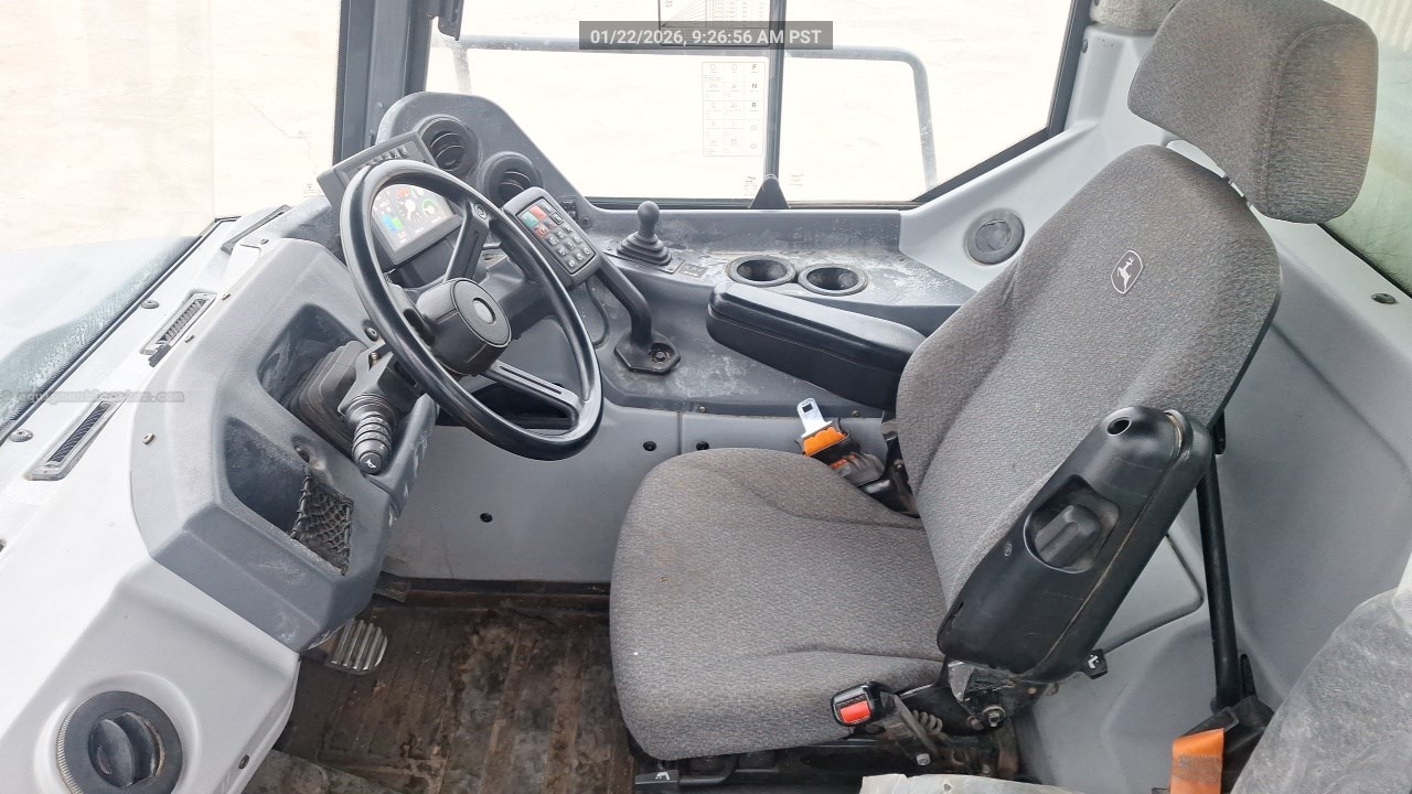 2022 John Deere 260E Image 14