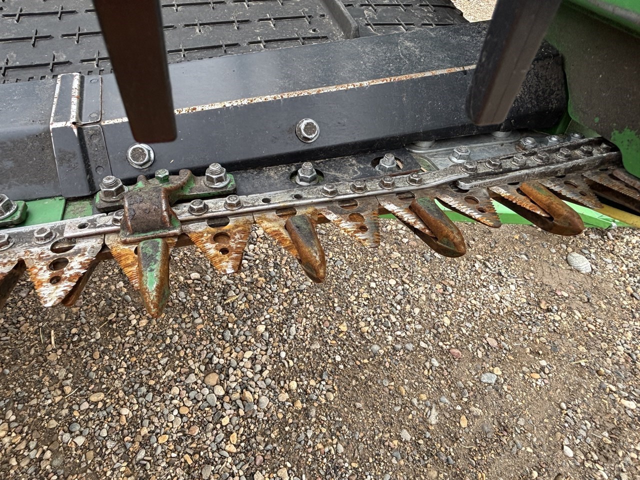 2024 John Deere HD35F Image 10