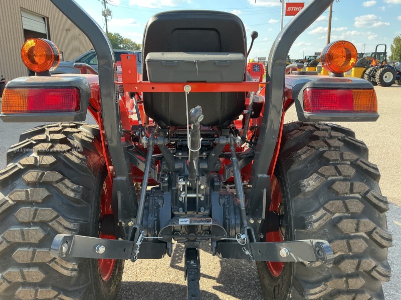 2025 Kubota L3302HST Image 10