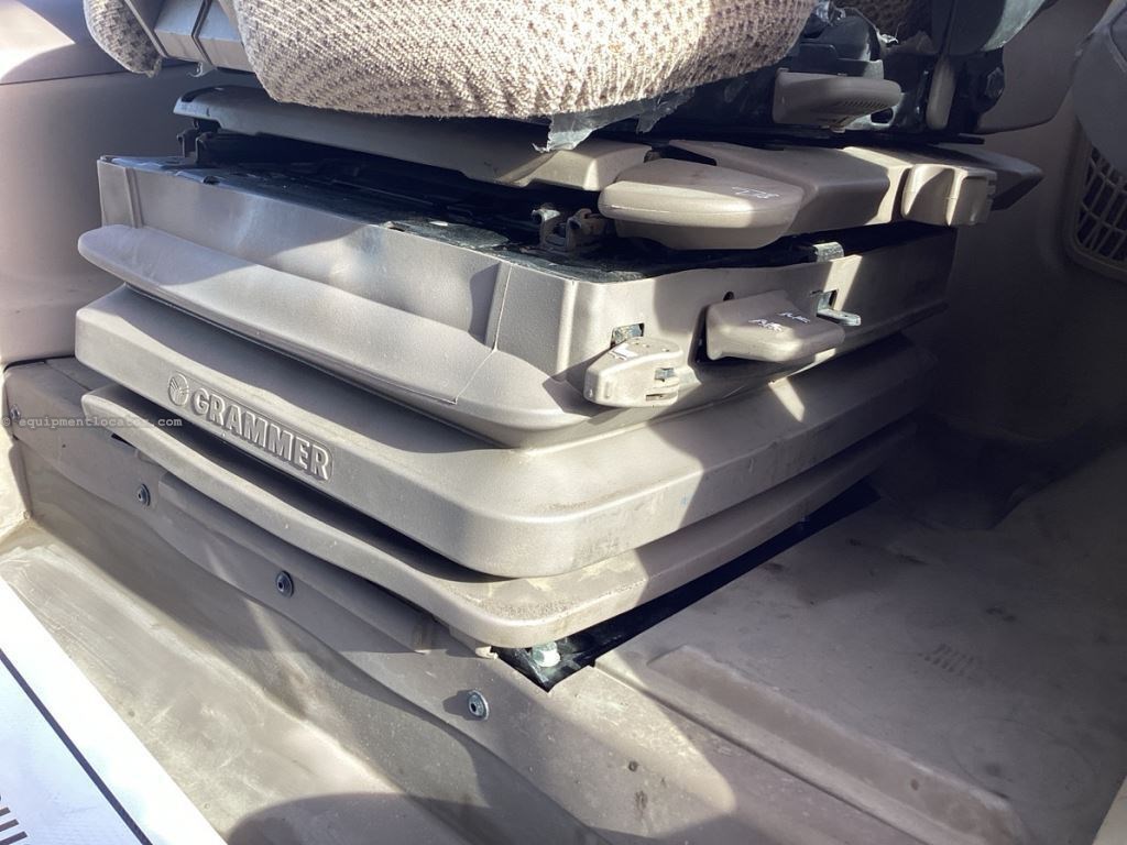 2022 John Deere 6175R Image 48