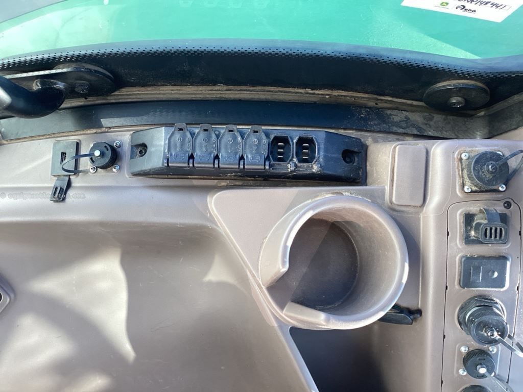 2022 John Deere 6175R Image 43