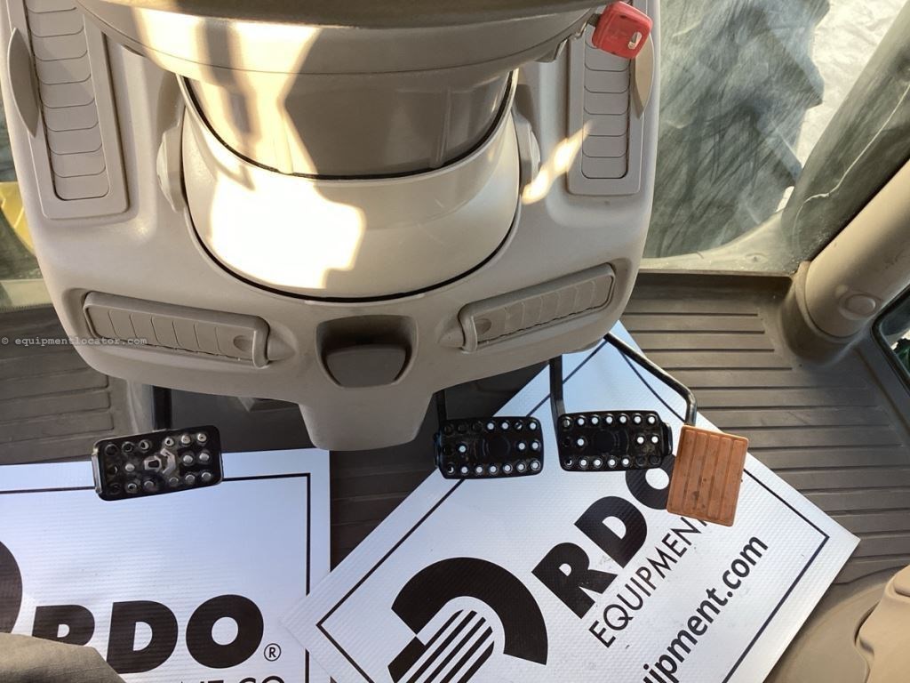 2022 John Deere 6175R Image 44