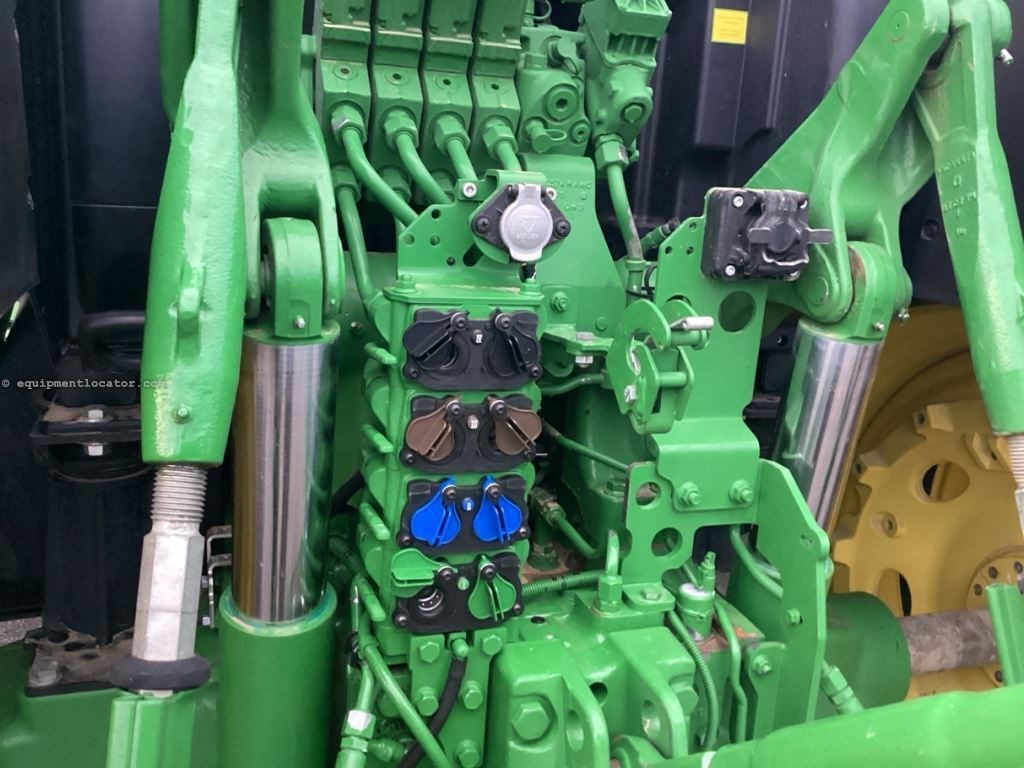 2022 John Deere 6175R Image 15