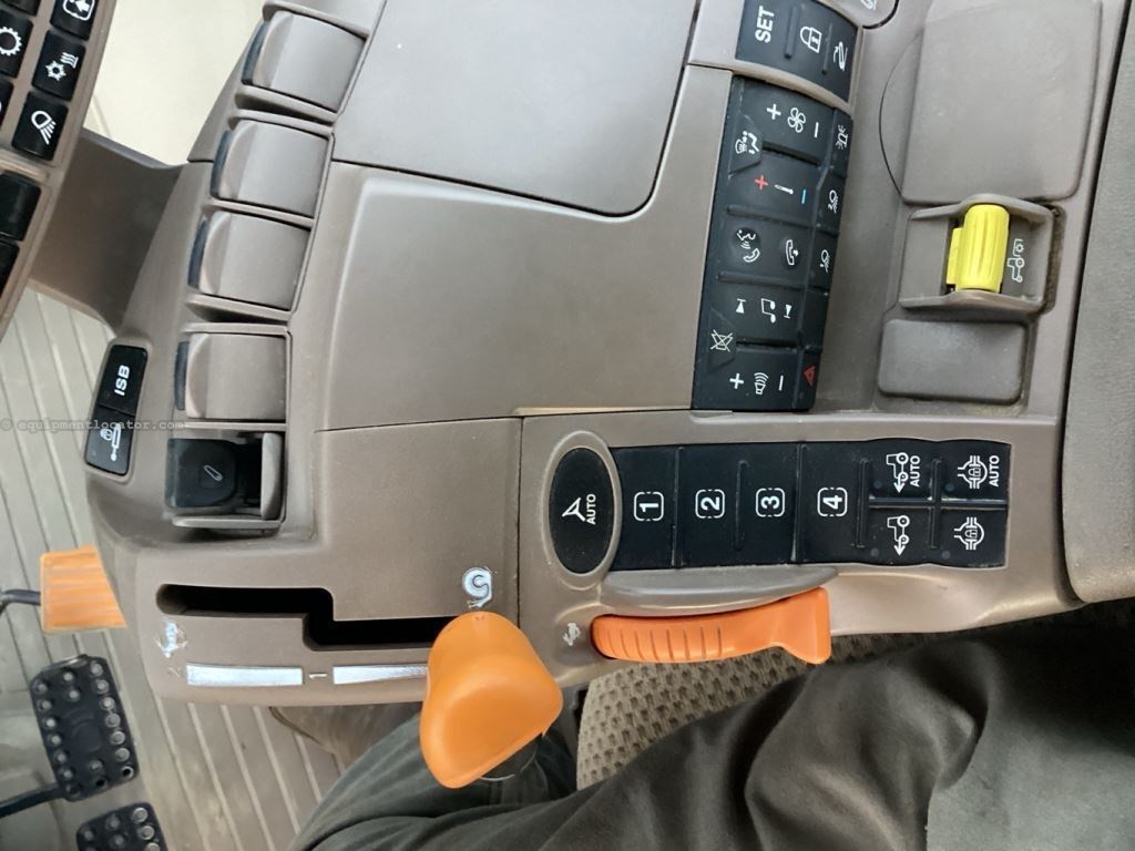 2022 John Deere 6175R Image 39