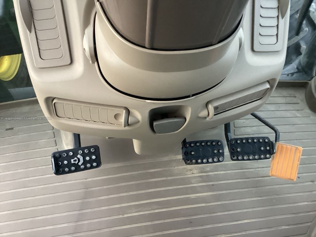 2022 John Deere 6175R Image 44