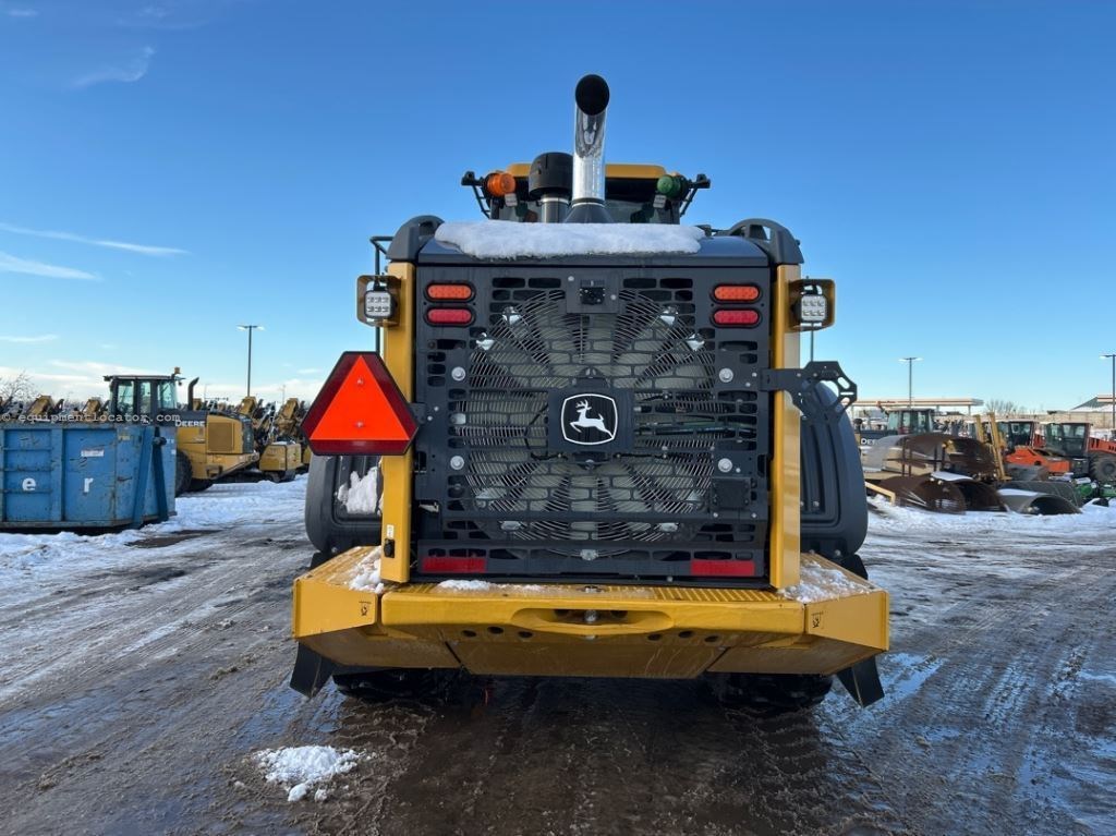 2023 John Deere 744P Image 4
