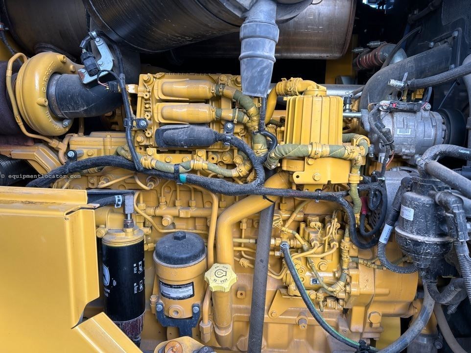 2023 John Deere 744P Image 20