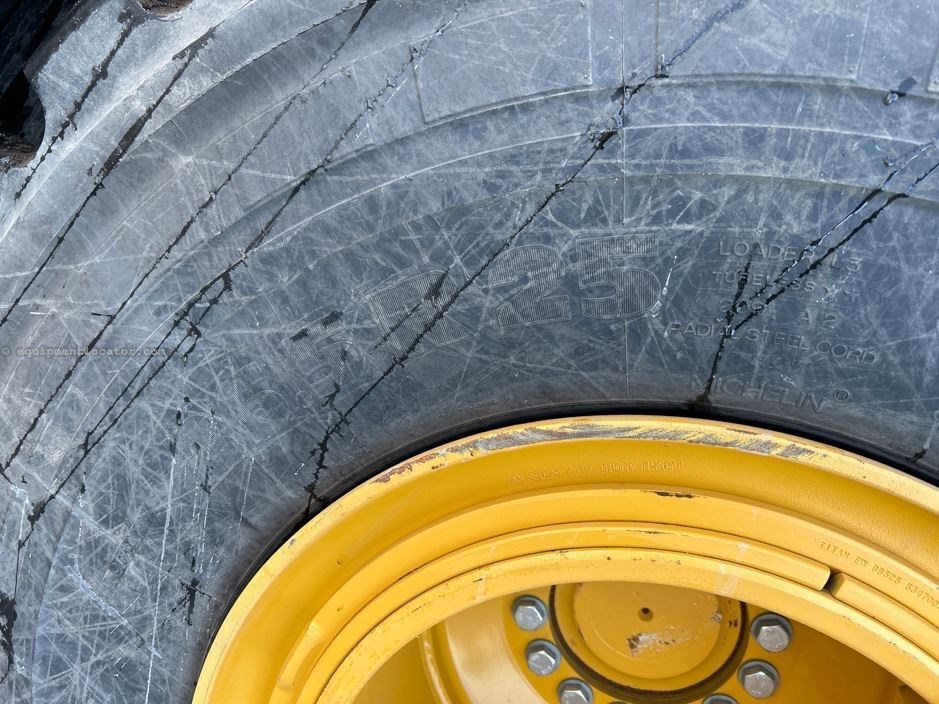 2023 John Deere 744P Image 34