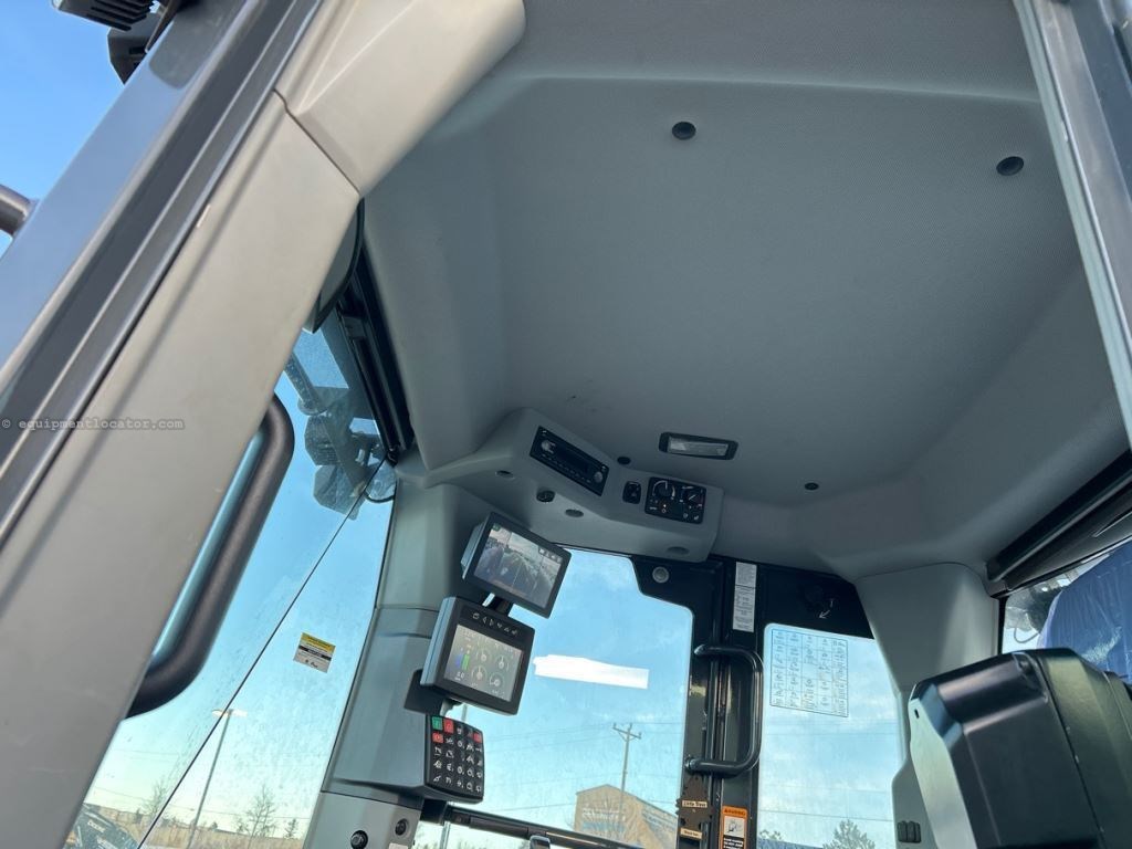 2023 John Deere 744P Image 40