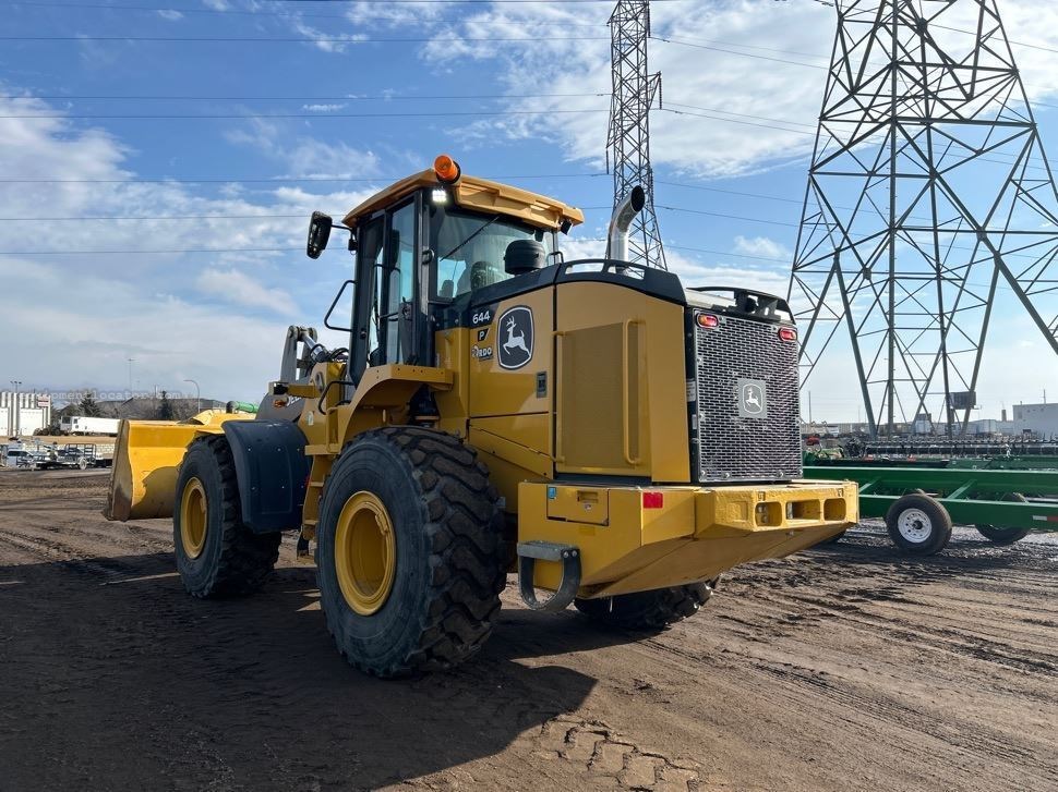 2023 John Deere 644P Image 3