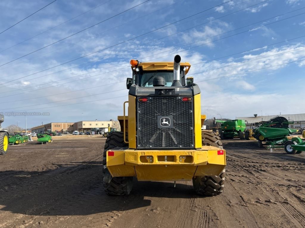 2023 John Deere 644P Image 4