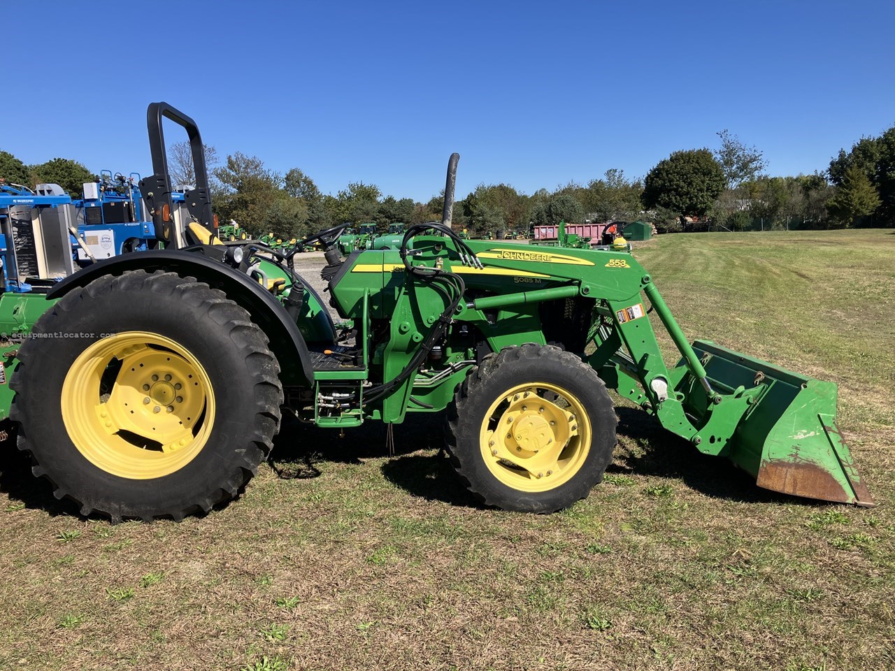 2009 John Deere 5085M Image 3