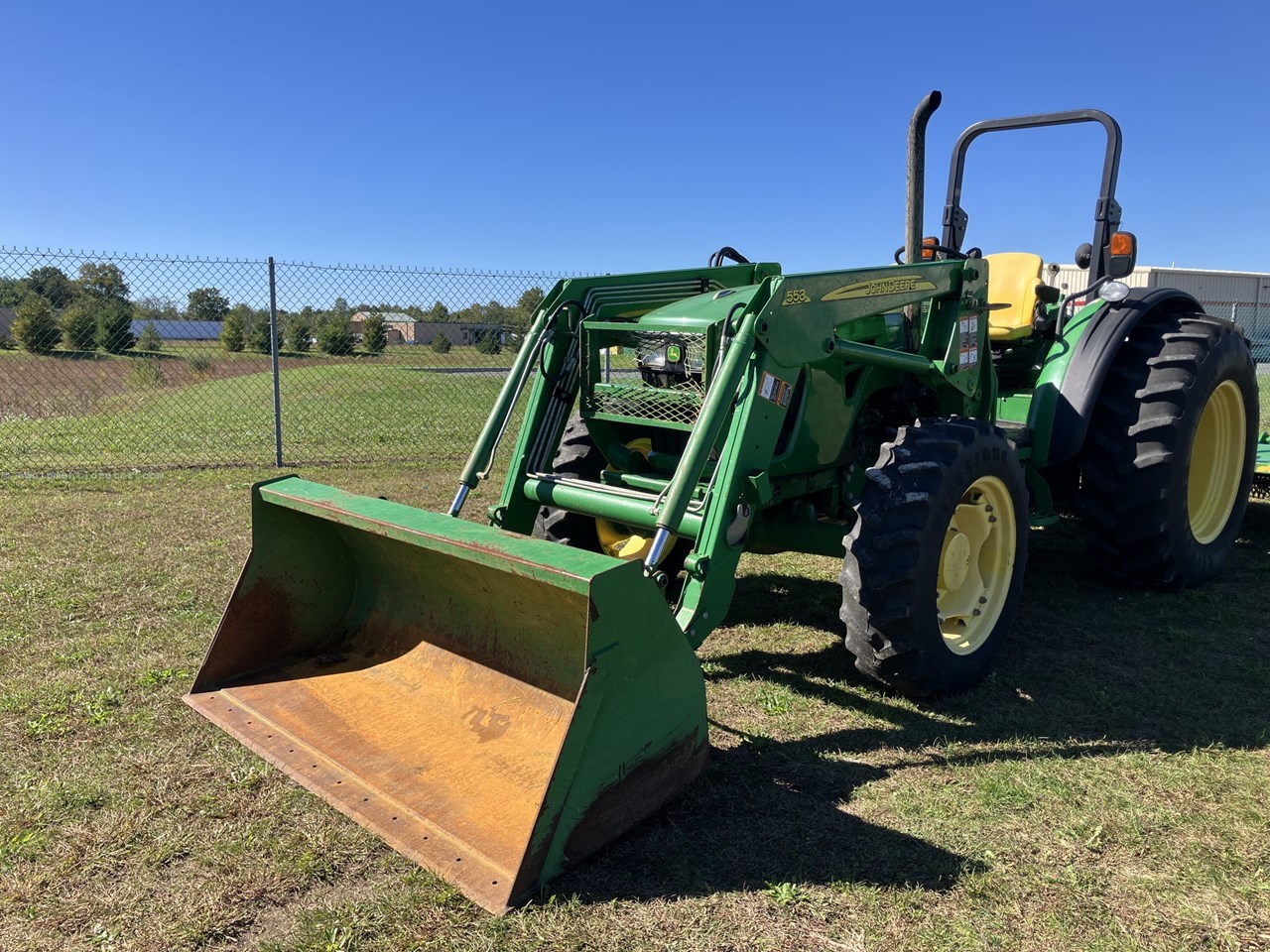 2009 John Deere 5085M Image 4
