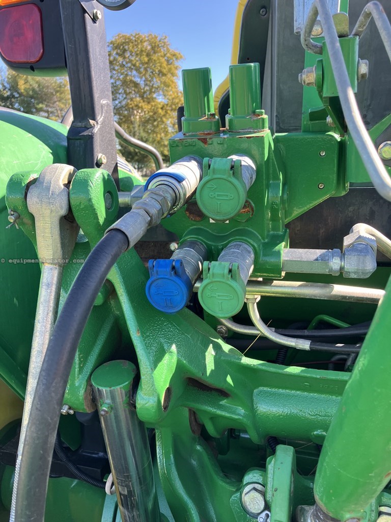 2009 John Deere 5085M Image 7