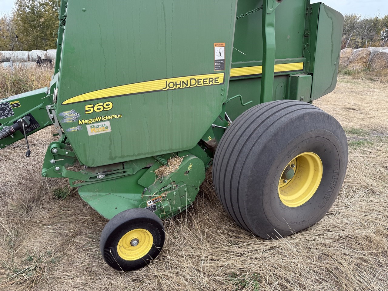 2015 John Deere 569 Image 18