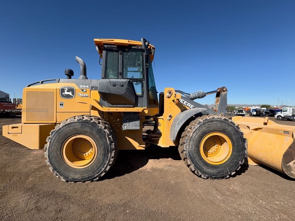 2023 John Deere 544P Image 4