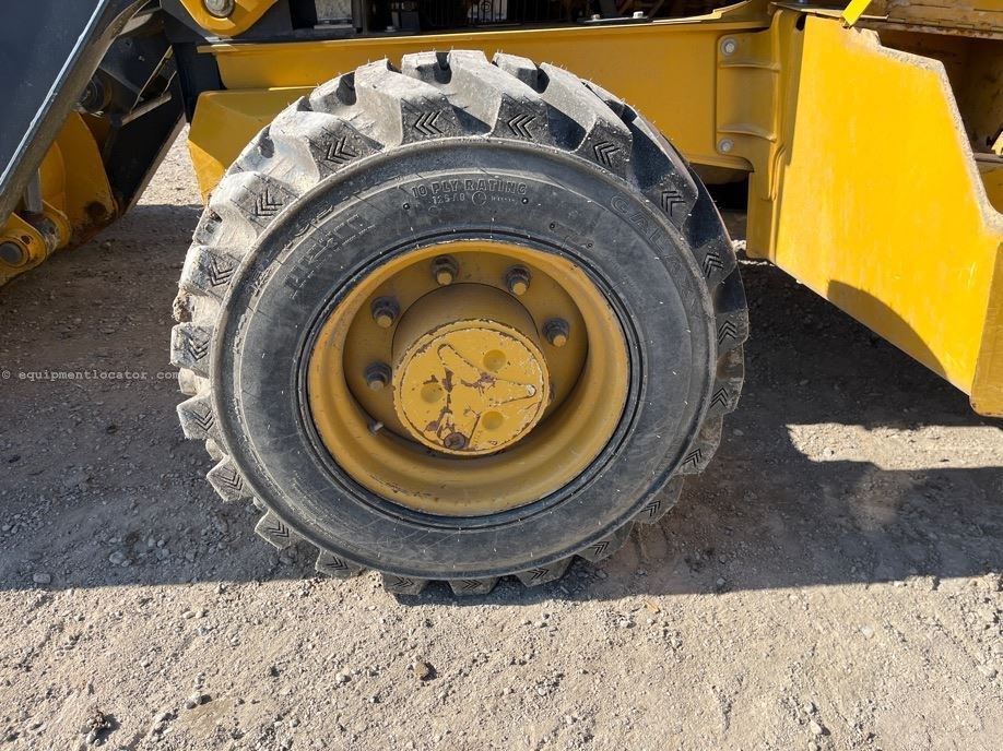 2023 John Deere 310L Image 26