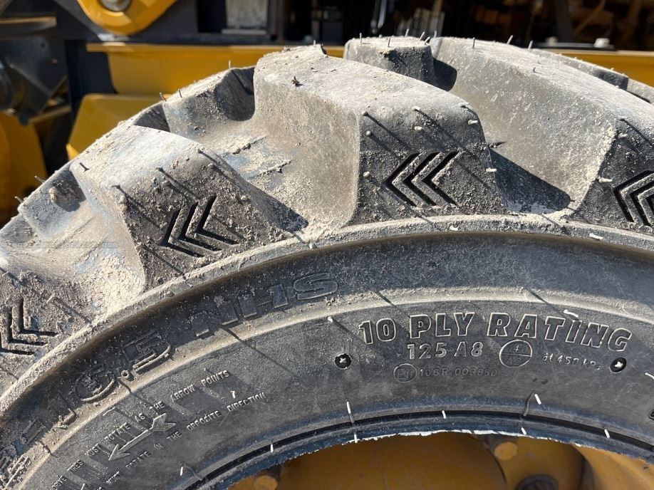 2023 John Deere 310L Image 27