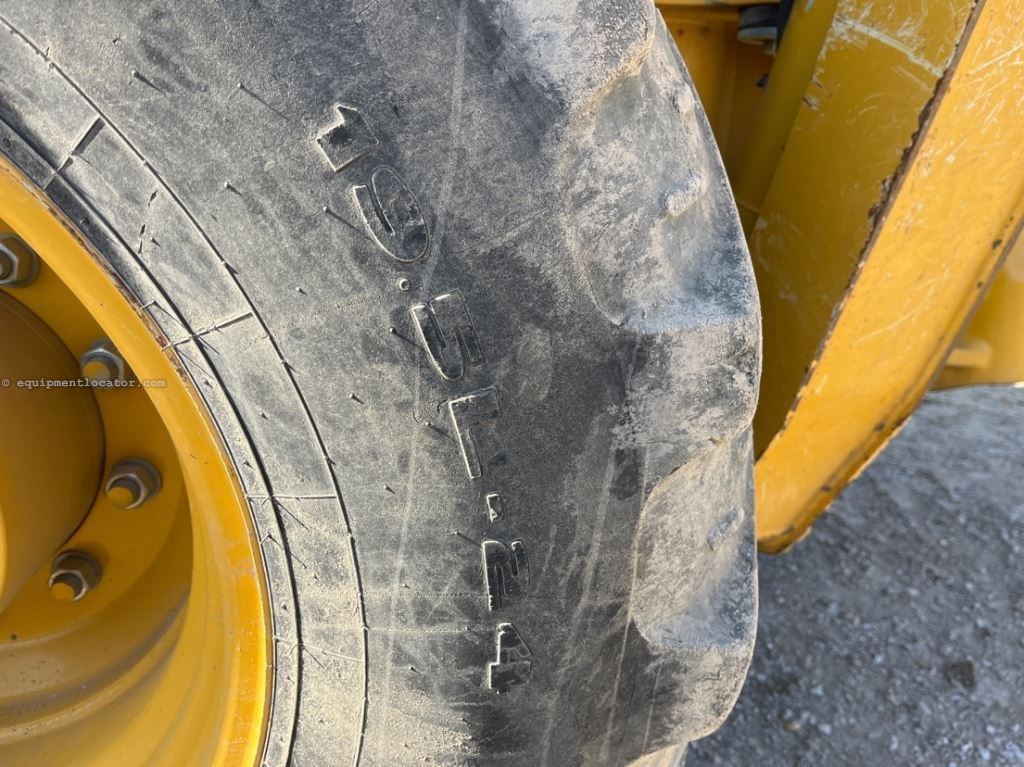 2023 John Deere 310L Image 32