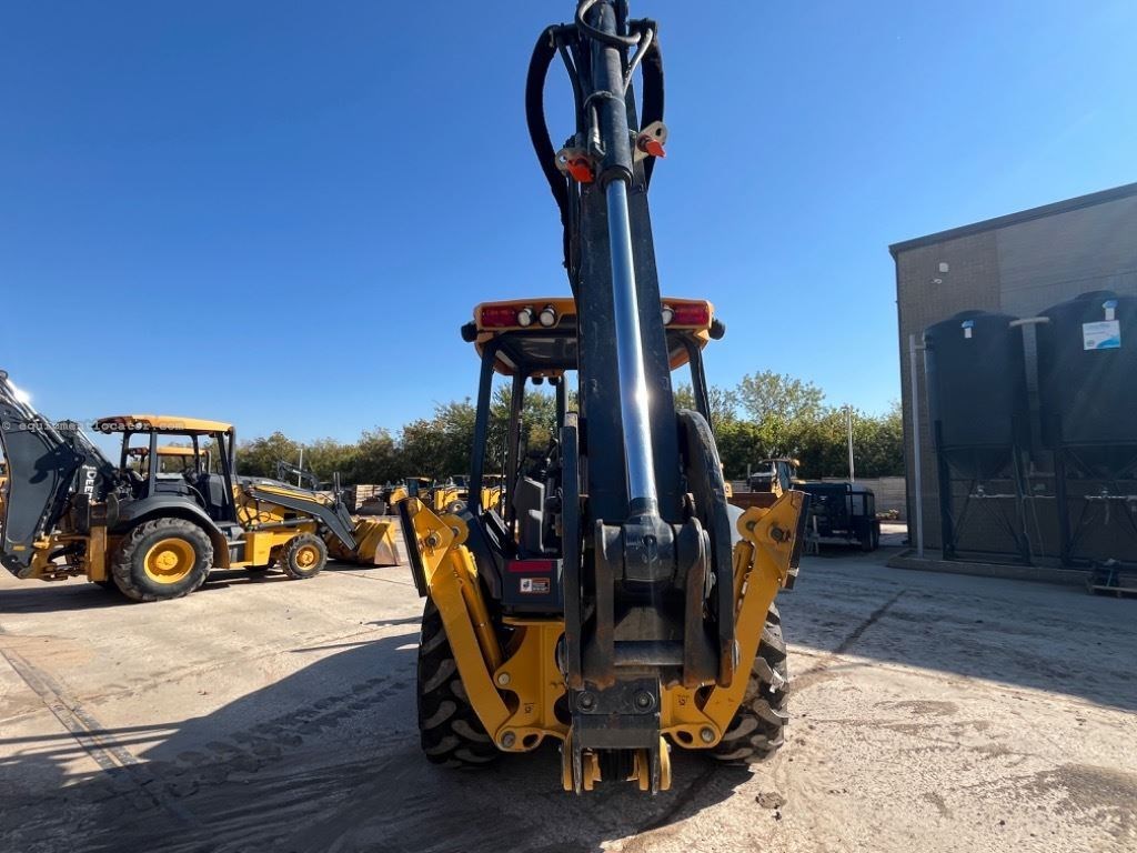 2023 John Deere 310L Image 4