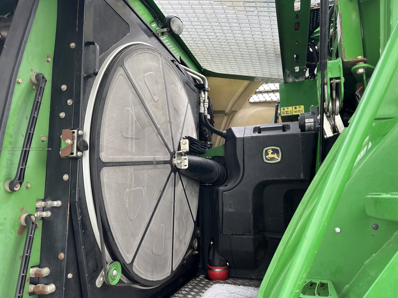 2016 John Deere 8600 Image 16