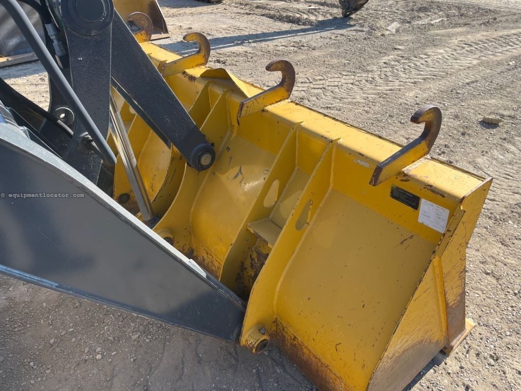 2023 John Deere 310L Image 10