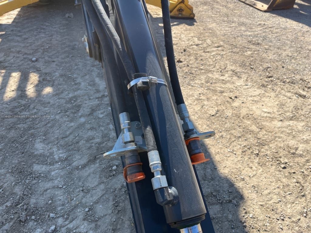 2023 John Deere 310L Image 17