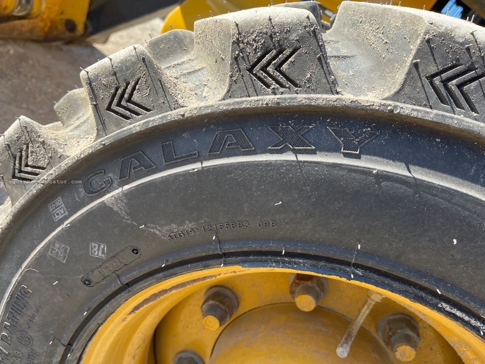 2023 John Deere 310L Image 26