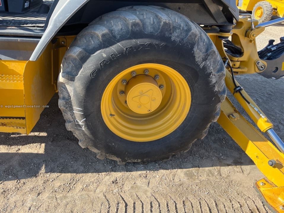 2023 John Deere 310L Image 29