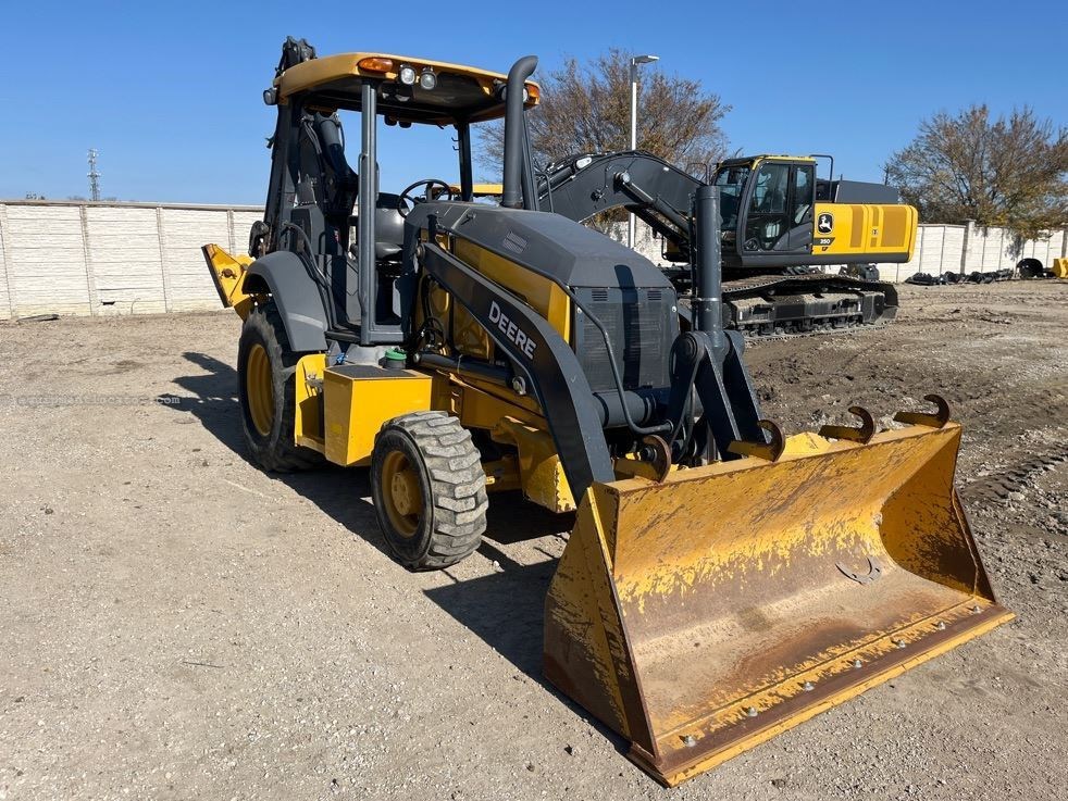 2023 John Deere 310L Image 7