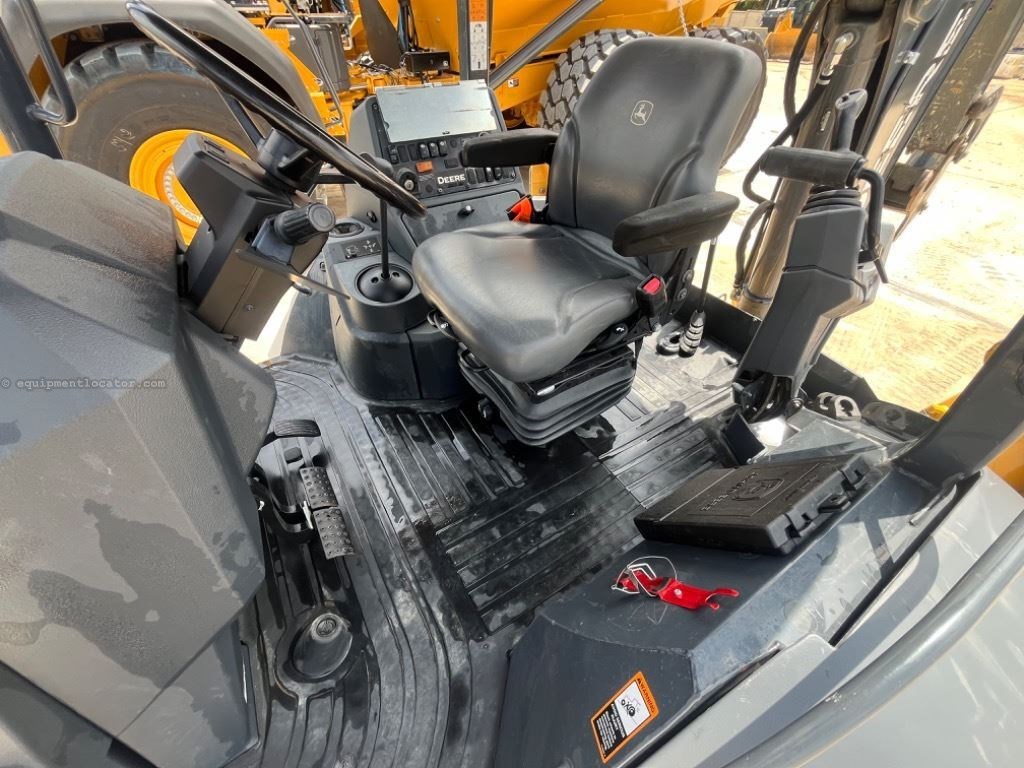 2023 John Deere 310L Image 10