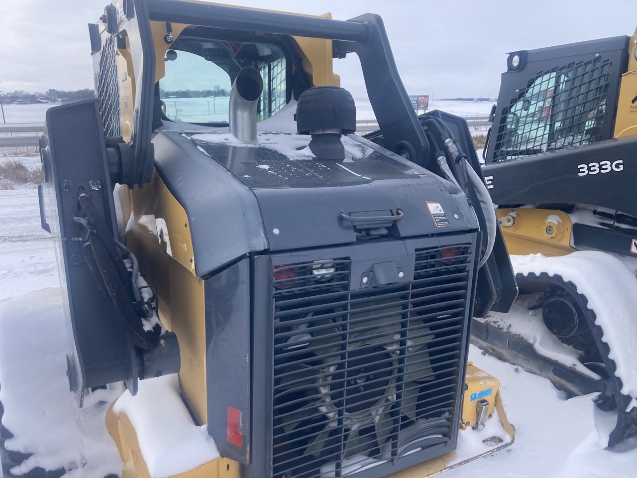 2020 John Deere 333G Image 3