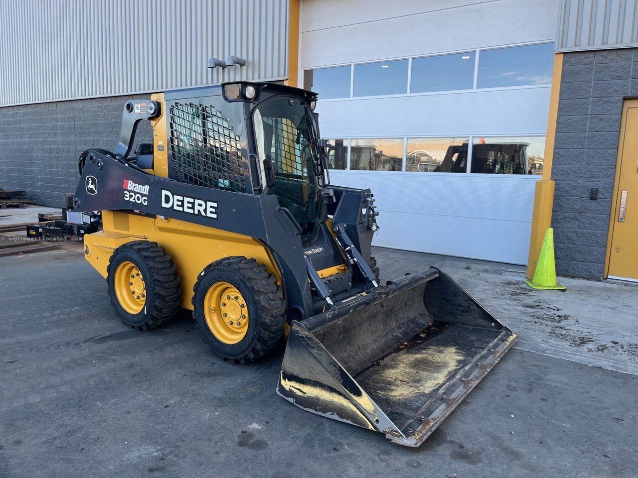 2019 John Deere 320G Image 2