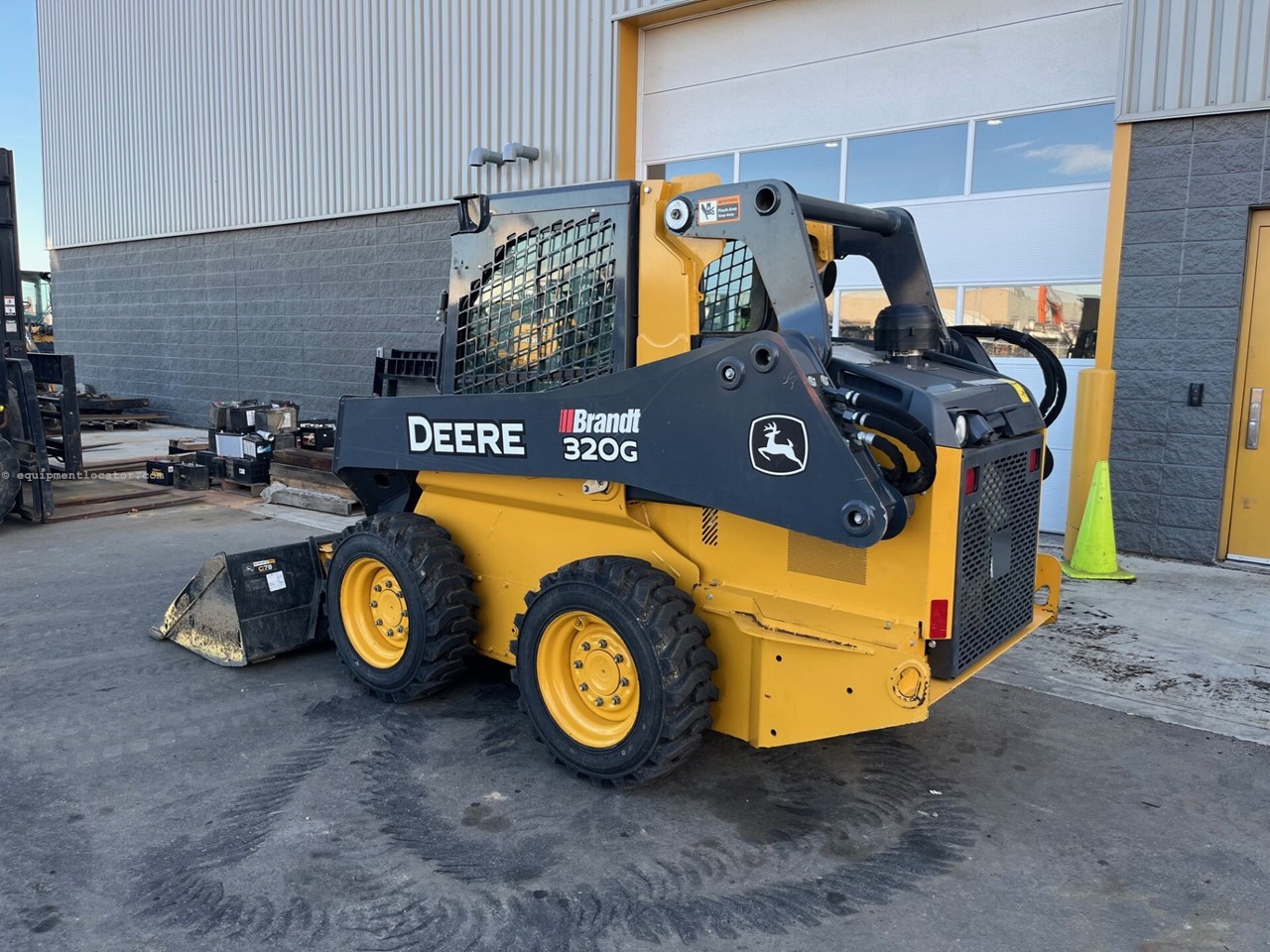 2019 John Deere 320G Image 4