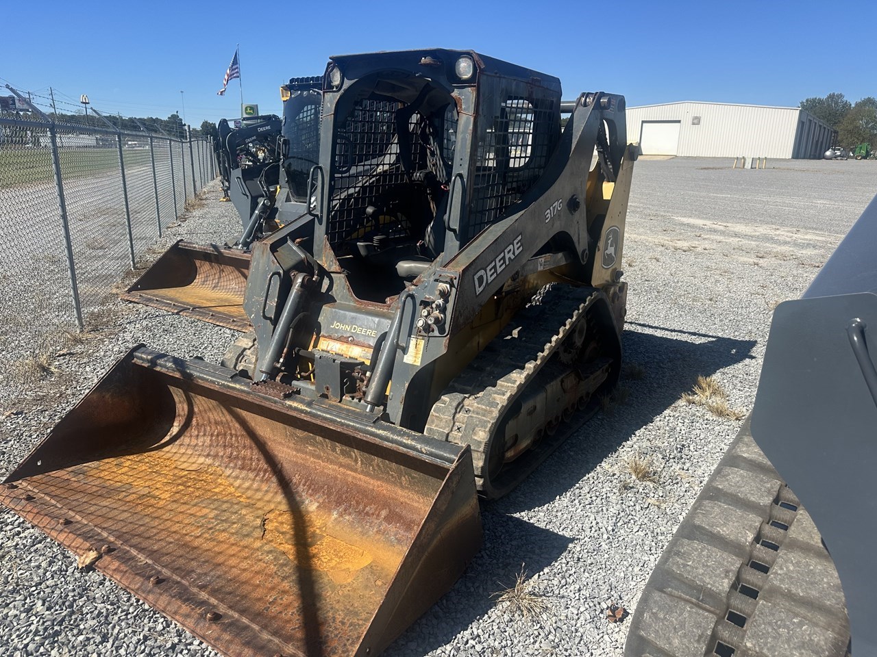 2022 John Deere 317G Image 3