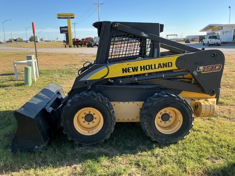 2007 New Holland L190 Image 4